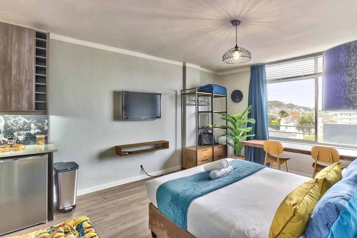Stunning In Kloof For Romantic Getaway! Holiday home Cape Town